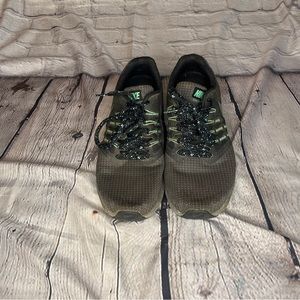 Nike Run Swift SE Women Size 9.5 Green Glow Running Walking Gym Training Shoes